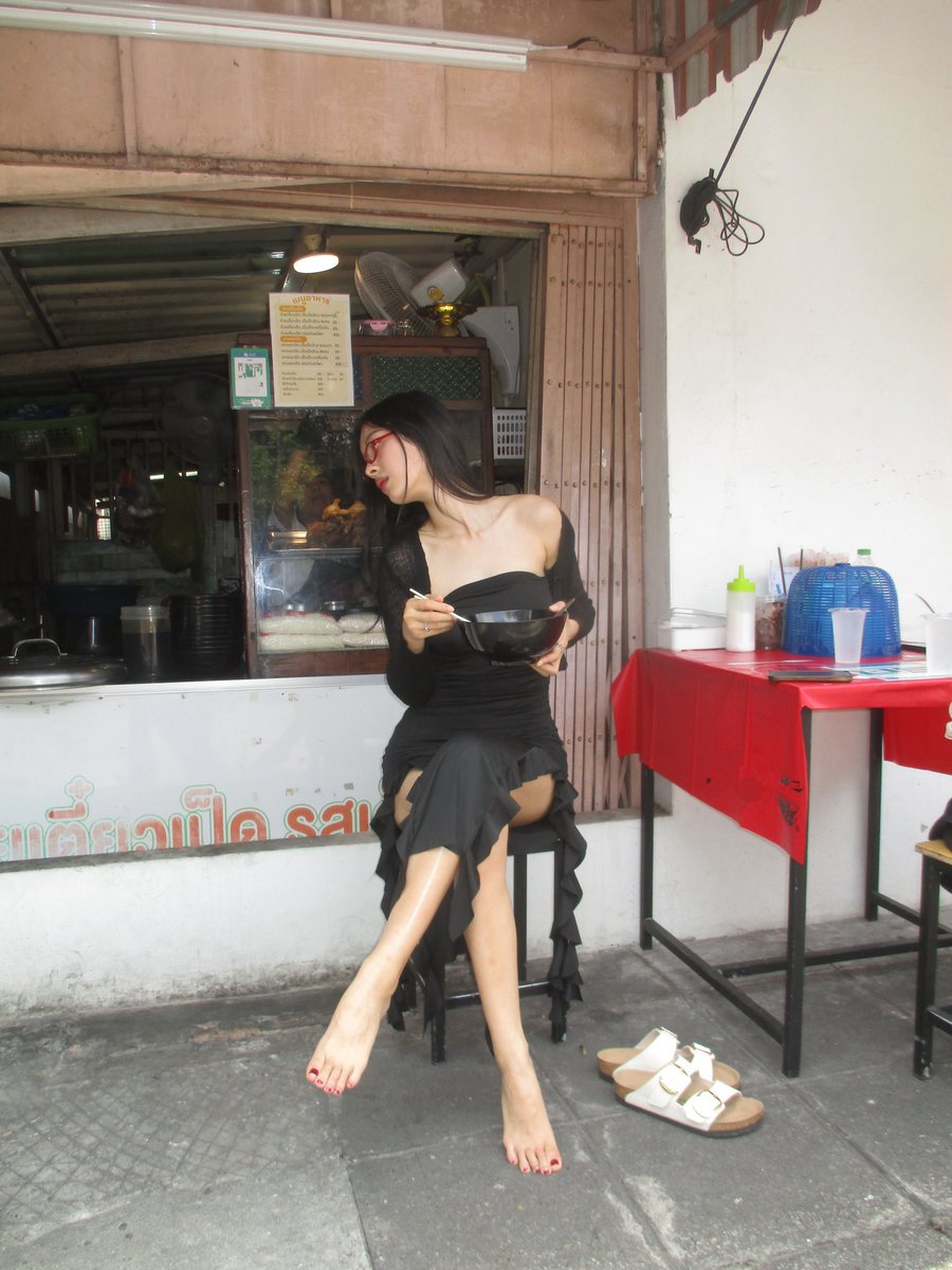 luuthaotrang's tweet image. Đùng cái sụp hố cô Milk này 😭
i love u @panlyyy 🥹🤌🏻💖
her body 💘💖
#pansa #MilkLove #MilkPansa #Milk