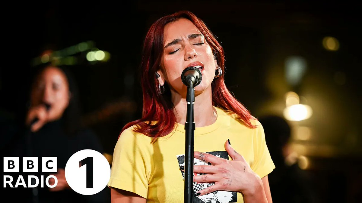 Dua Lipa (@DUALIPA) SLAYS Live Lounge Cover 

atrl.net/forums/topic/4… #Sunshine #LiveLounge