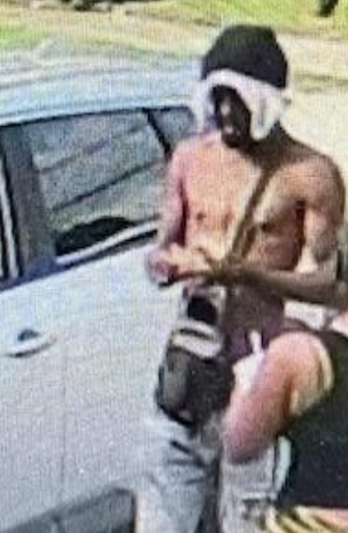 houstonpolice's tweet photo. Investigators need your help identifying this suspect and his vehicle. He's WANTED in the fatal shooting of a man 945 West Little York Road on Monday (May 6).

TIPS? HPD Homicide at 713-308-3600 or @CrimeStopHOU at 713-222-TIPS.

More info: https://t.co/BcZLGa7LZ5

#HouNews https://t.co/bMzqWelzHq