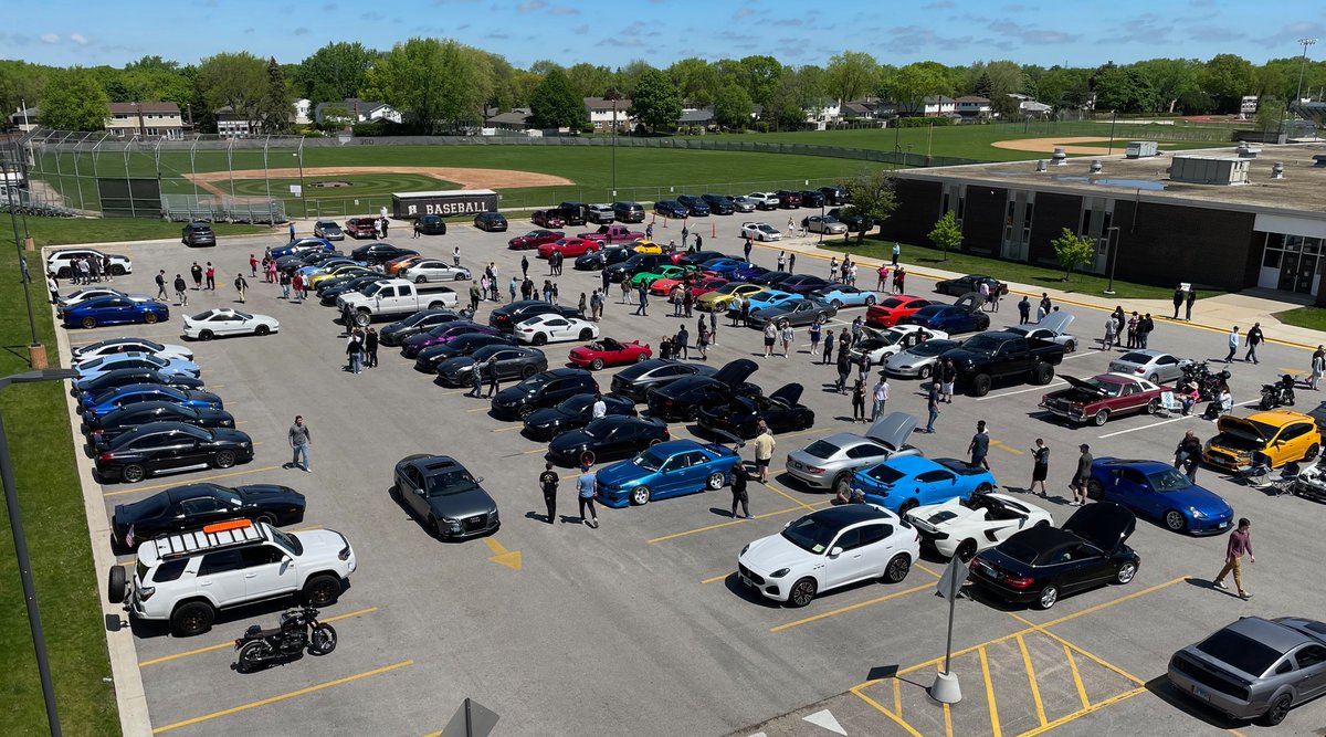 After a recount of cars and cash donations it looks like we had closer to 300 cars in the show and we DID reach our goal of $5,000 in donations! Thank you again to the @HerseyHuskies Auto, SOS, and Art students. You put on an incredible show that I was proud to be a part of.