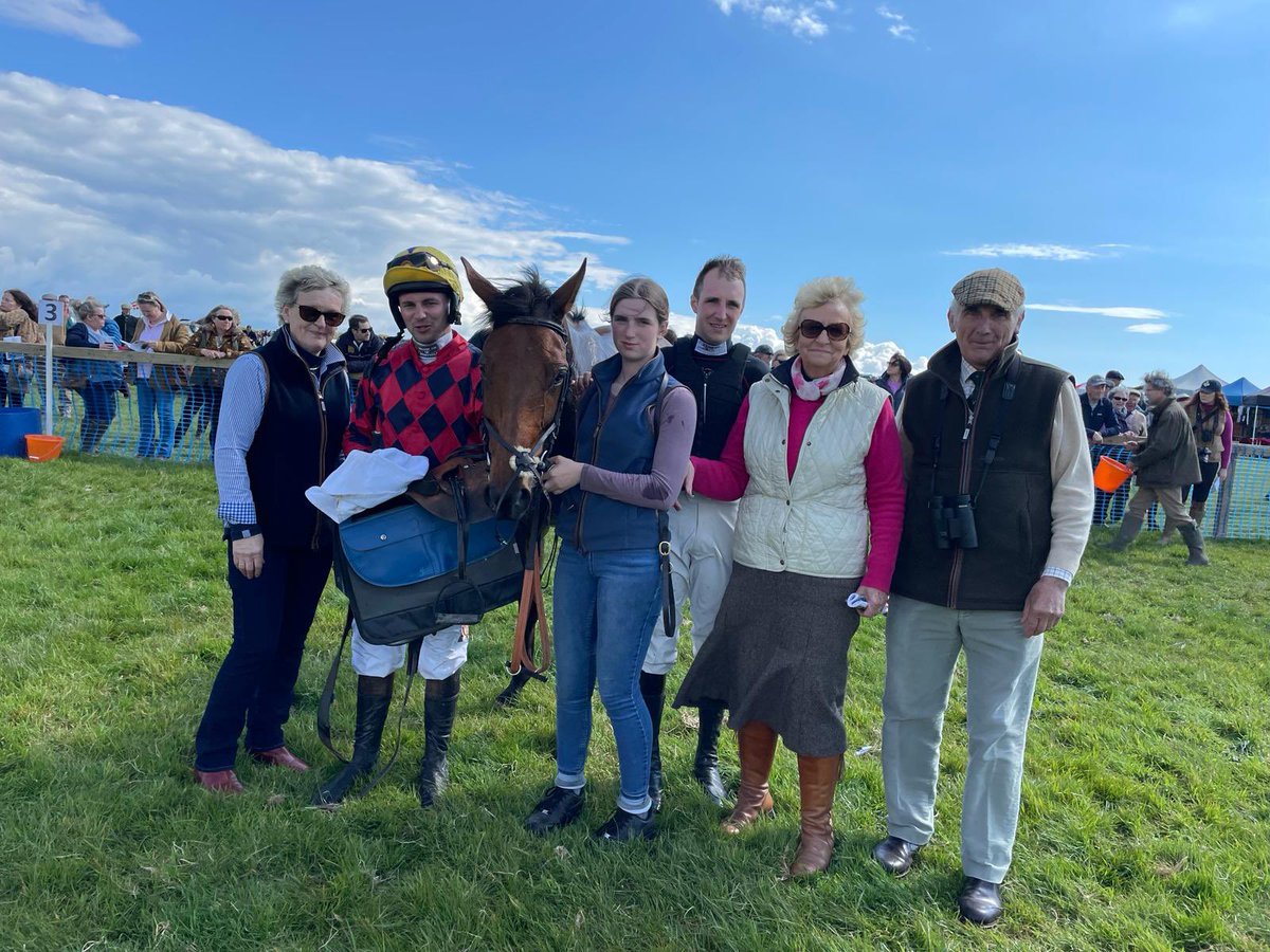 DOUBLE 🥇 for @Joshua_N3wman + Blackmore Farm Point to Pointers = 2️⃣1️⃣ Desperately clinging onto @ForanEquine National Trainers Title it’s going to be a stressful few weeks. Thanks to everyone for the support so far, regardless of the result it’s been an incredible season!