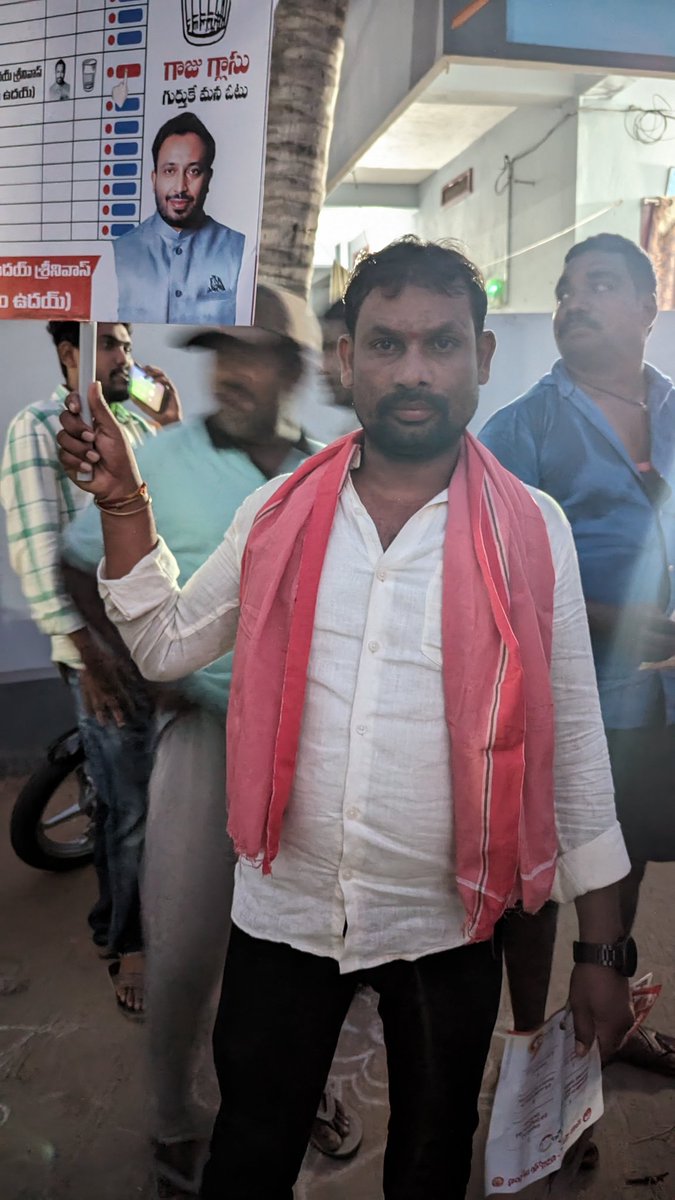 I_am_Phoenixx's tweet image. పిఠాపురంలో పోటీ చేస్తున్న jsp-tdp-bjp ఉమ్మడి అభ్యర్థి శ్రీ @PawanKalyan గారికి మద్దతుగా హైదరాబాద్ నుండి వెళ్లి, పిఠాపురం రూరల్ లో కొండేవరం గ్రామంలో ప్రచారం చేసిన జన సైనికులు మరియు వీరమహిళలు.

@PawanKalyan
@JanaSenaParty

#HelloAP_ByByeYCP