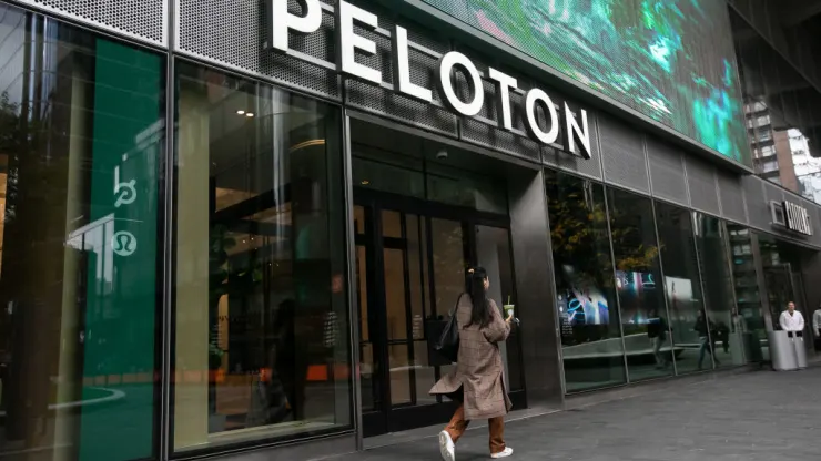 Private equity firms circle Peloton for potential buyout! $PTON #consumer #fitness #PrivateEquity 
bit.ly/4dygN7d