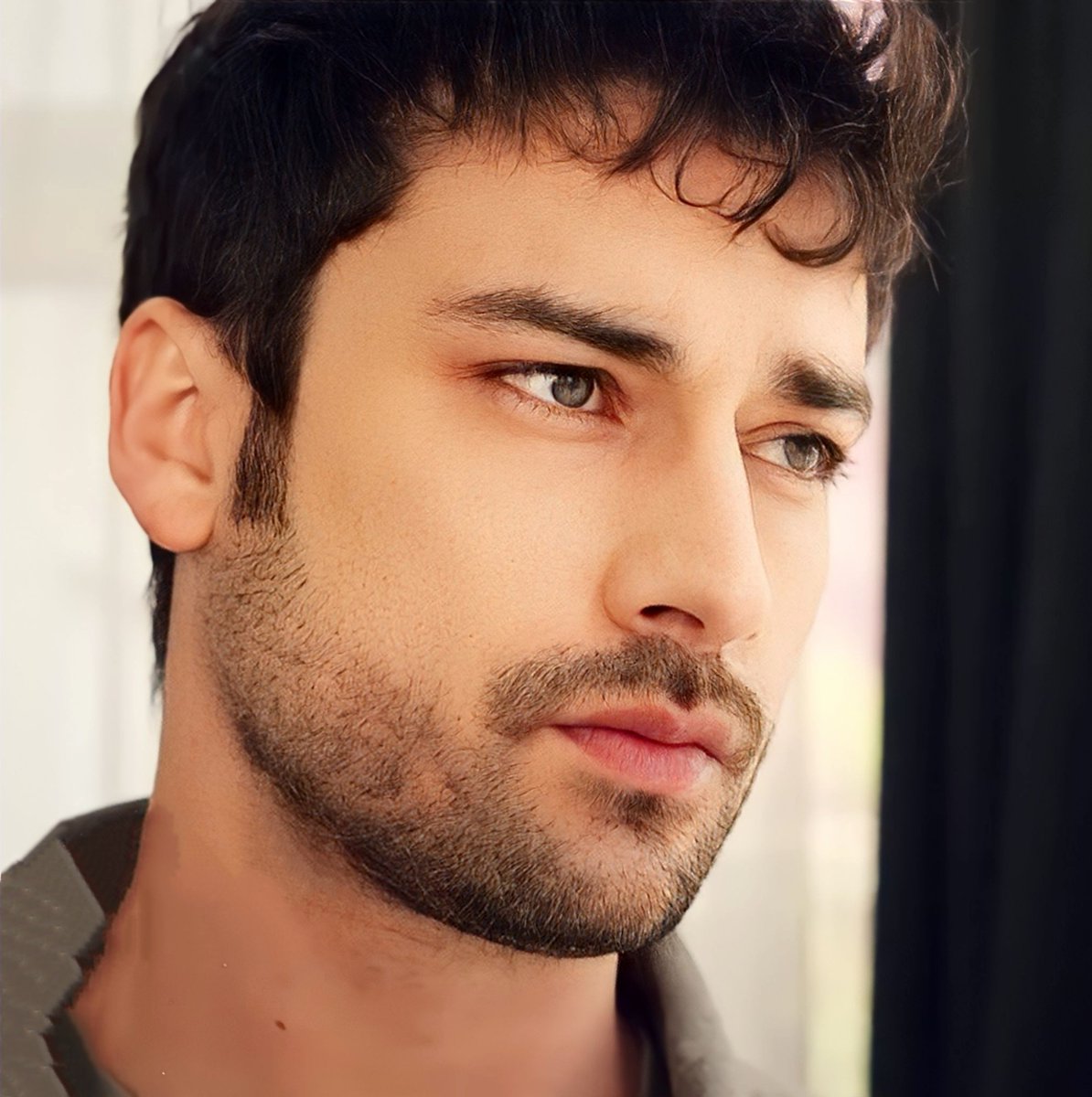 gözlerin yolu aydinlatan iki yildiz

#AlpNavruz AlpNavruz