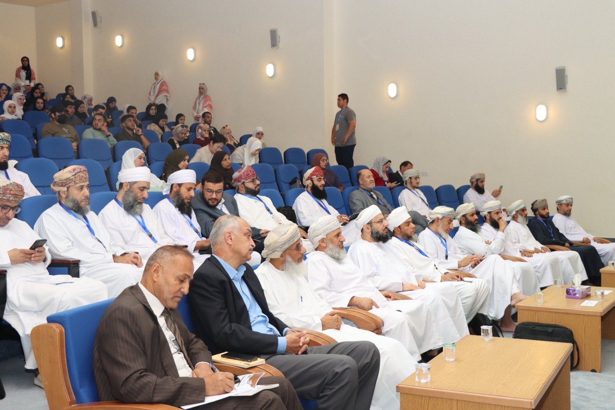 مؤتمر التُّراث السِّياسي عند العُمانيِّين بــ #الأردن يوصي بجمع وثائق #عُمان عبر القرون.