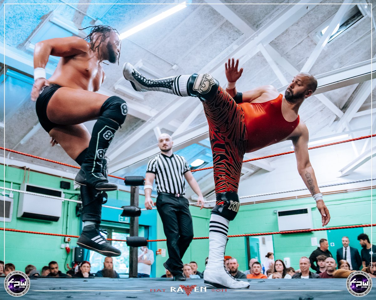 Photos from #CrowningGlory now up on our Facebook page. facebook.com/media/set/?set…
@A_Roth7 VS @RJSinghIsKing  By @matravenSOH #ZeroG