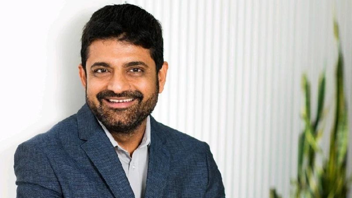 As organizations integrate #AI into their decision-making processes, it's crucial to understand the complexities involved.
 
#TelferNation assistant professor @mayur_p_joshi sheds light on the journey in his latest research. 🔎

👉 Learn more: bit.ly/4bcOg5u