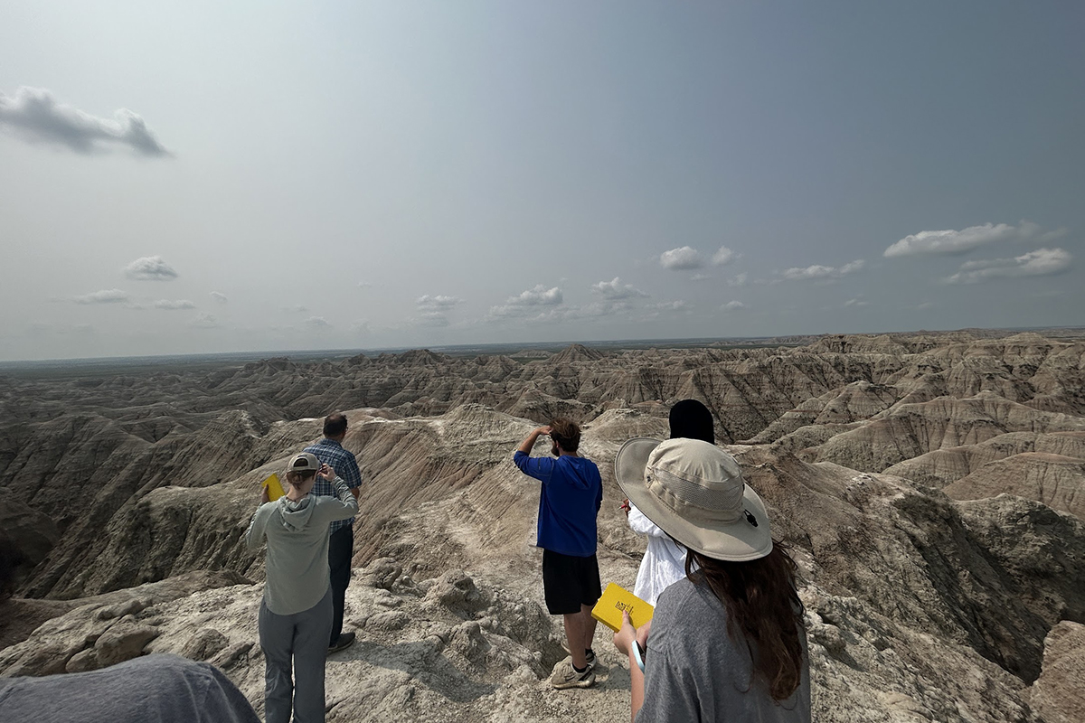 WVU Foundation (@wvufoundation) on Twitter photo "I think it'll give a lot of the future students what it gave to me, so thank you.”
Shaping future geologists: WVU alumni couple provides opportunities for <a href="/WVUEberly/">WVU Eberly College</a> students through field experience ➡️ pulse.ly/gyvyewpsl5 "I think it'll give a lot of the future students what it gave to me, so thank you.”
Shaping future geologists: WVU alumni couple provides opportunities for <a href="/WVUEberly/">WVU Eberly College</a> students through field experience ➡️ pulse.ly/gyvyewpsl5