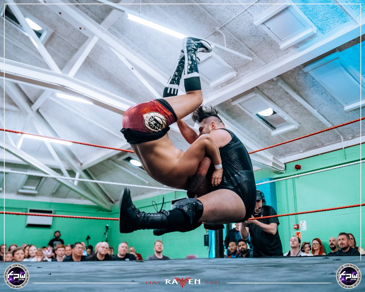 Photos from #CrowningGlory now up on our Facebook page.  facebook.com/media/set/?set… @RoccoGarzya VS @_JordanSaeed By @matravenSOH