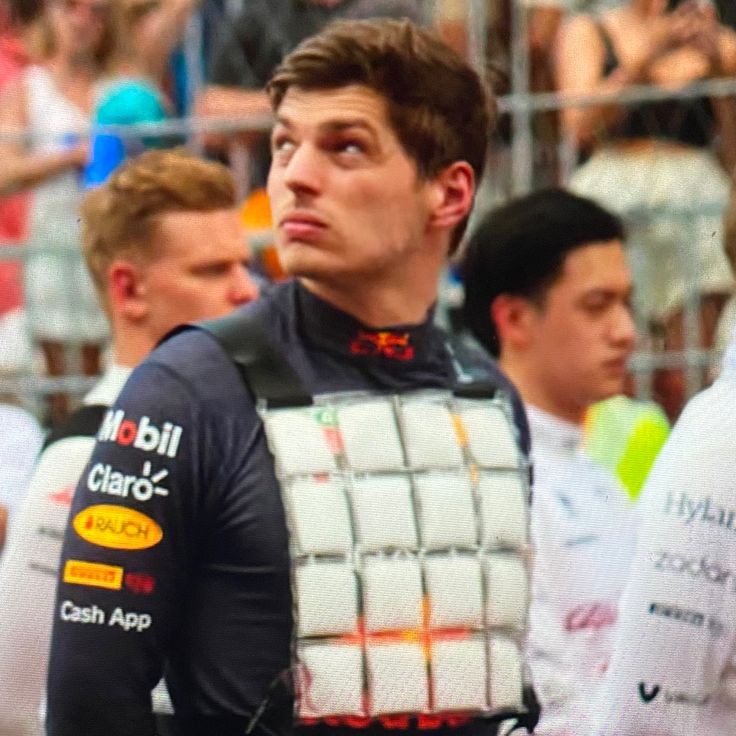 max verstappen side profile – a thread 🧵🪡