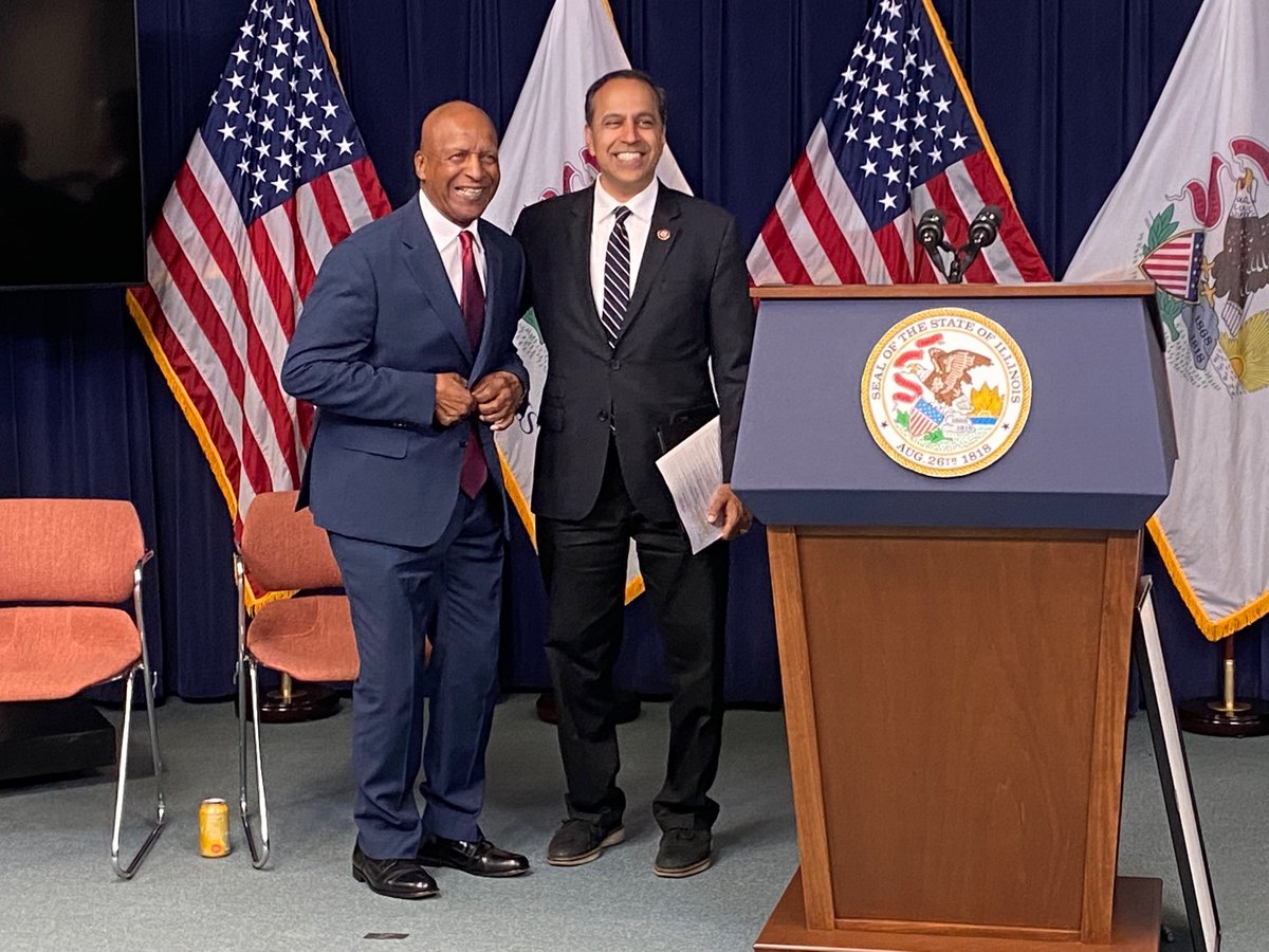 Jesse White has dedicated his life to tirelessly advancing education, racial justice, and economic opportunities for all Illinoisans. To recognize him, I led my fellow Illinois House Democrats in calling for @POTUS to award Jesse the Presidential Medal of Freedom.
