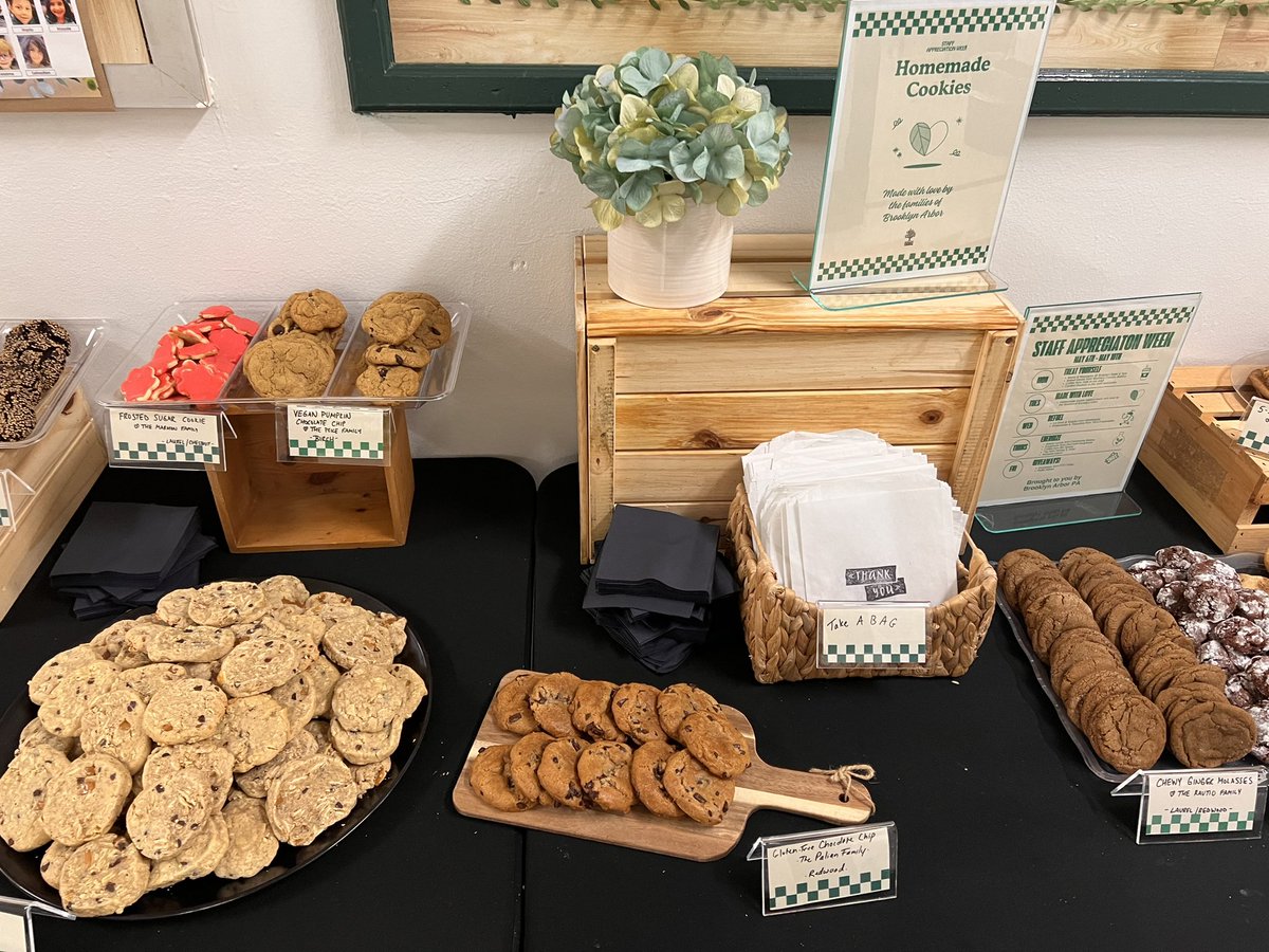 BrooklynArbor's tweet photo. Staff Appreciation Cookie Bar!! 🍪 https://t.co/KclOCGjrwP