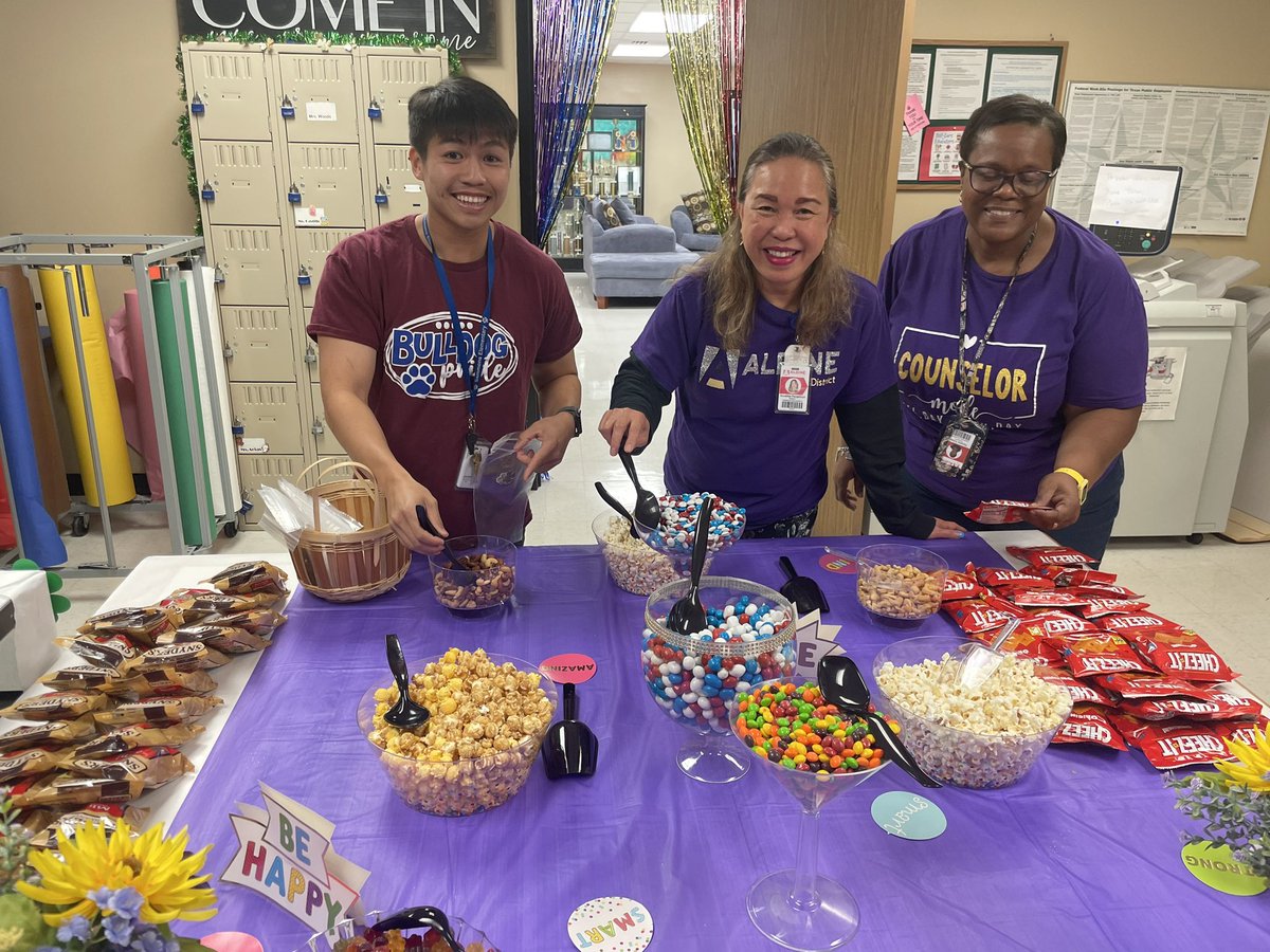 Erica Thompson (@1ethompson) on Twitter photo Sammons Elementary Celebrates Day 2 of Teacher Appreciation. Our TEAM is wearing Purple 💜because we are Passionate about student success & are Ambitious, Powerful and Royal👑 “Sweet & Salty Treat” <a href="/SammonsES_AISD/">Sammons Elementary</a> <a href="/SADubberke/">Scott Dubberke</a> <a href="/miriAC1014/">M. Acosta, M. Ed.</a> #TeacherAppreciation #MyAldine Sammons Elementary Celebrates Day 2 of Teacher Appreciation. Our TEAM is wearing Purple 💜because we are Passionate about student success & are Ambitious, Powerful and Royal👑 “Sweet & Salty Treat” <a href="/SammonsES_AISD/">Sammons Elementary</a> <a href="/SADubberke/">Scott Dubberke</a> <a href="/miriAC1014/">M. Acosta, M. Ed.</a> #TeacherAppreciation #MyAldine