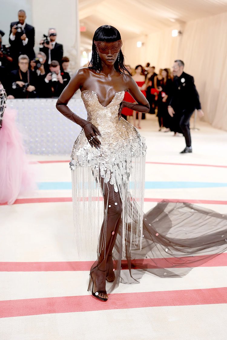 There is ONE person who owns the #metgala #MetGala2024  and #Metgala2023 and it is #AnokYai she devours every gd time!!!!!!