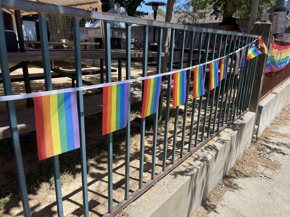 🏳️‍🌈🏳️‍⚧️ Mendo Pride will celebrate 'love and inclusion' on its second annual Pride event in Hopland on May 18. #Mendocino @TheMendoVoice #pride mendovoice.com/2024/05/mendo-…