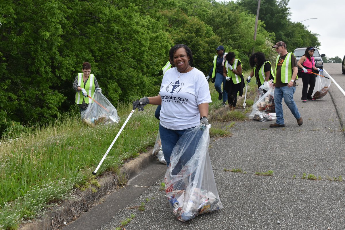 Colleges across the ACCS teamed up in April for the Alabama PALS “Don’t Drop It On Alabama” Statewide Spring Cleanup & recycling event. 

The ACCS collected 18,377 pounds (9 tons) of trash, debris, & recyclables, marking a 67% increase from the 2023 total of 11,000 pounds!