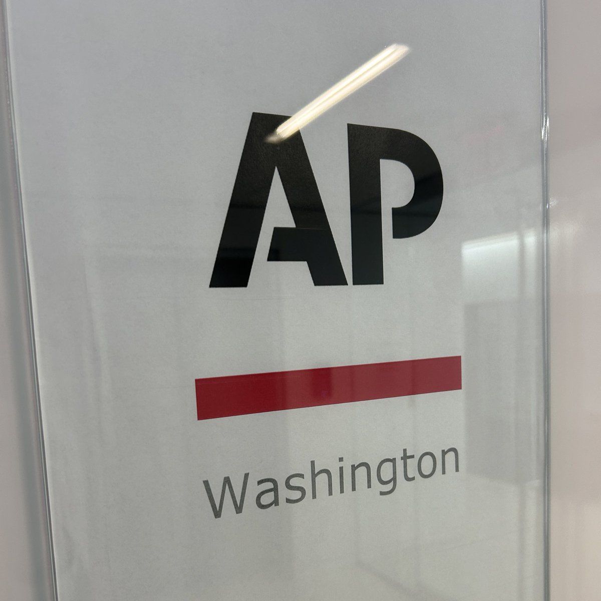 Exciting update: Today is my first day with @AP Investigations. I’ll be focused on politics, particularly the way artificial intelligence is being used this election cycle. It’s an honor to be joining such a storied news organization. Can’t wait to get to work.