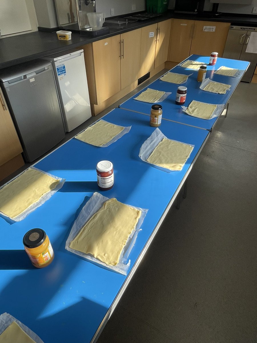 Robert J Smith (@rjs2212) on Twitter photo After a full days teaching … now to help <a href="/LME_79/">Leonie Smith</a> bake some jam (and lemon curd) tarts at Brigade. After a full days teaching … now to help <a href="/LME_79/">Leonie Smith</a> bake some jam (and lemon curd) tarts at Brigade.