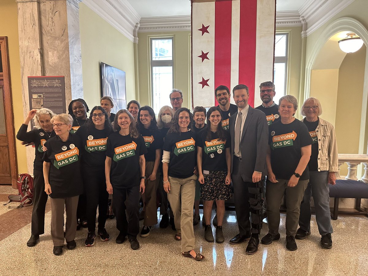 Today, we’re at the DC Council with allies and grassroots leaders from all across DC. The DC Council is about to pass the Healthy Homes Act, legislation that will help 30,000 homes across DC switch from dirty fuels to clean electric, protect health, & lower utility bills!