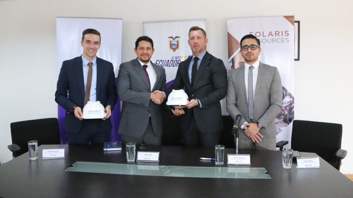 🗓️[AGENDA DE TRABAJO]

✅Hoy en Quito, se desarrolló el acto de suscripción de un Acuerdo Comercial por USD 25 millones, entre @ENAMIEP y <a href="/SolarisResource/">Solaris Resources Inc.</a>. En este espacio participó el viceministro de Minas, Diego Ocampo, como testigo de honor.

#ElNuevoEcuador 🇪🇨