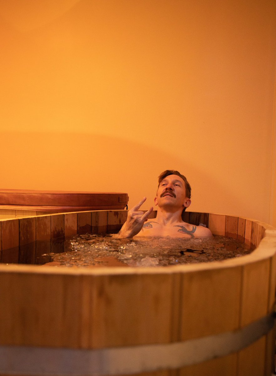 The dance between heat and cold acts as a pump, enhancing blood flow, which is linked to reduced cardiovascular risks.

Read more 👉 lttr.ai/ASTDj

#ContrastTherapy #ColdPlunge #AvidColdPlunger #SootheSoreMuscles #ConquerWorkplaceBurnout #EnhancingBloodFlow