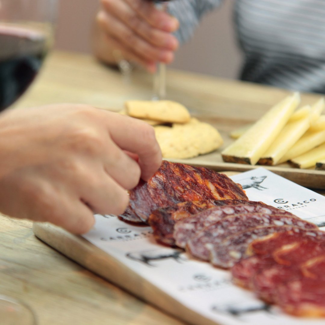 ¿Estás preparando una cena especial? Te proponemos un menú infalible: nuestro pack Cena para dos. 

Tienes toda la información sobre él en 👉🏻 bit.ly/3JJzpU5 👈🏻 (aunque te adelantamos el dato más importante: te va a conquistar).