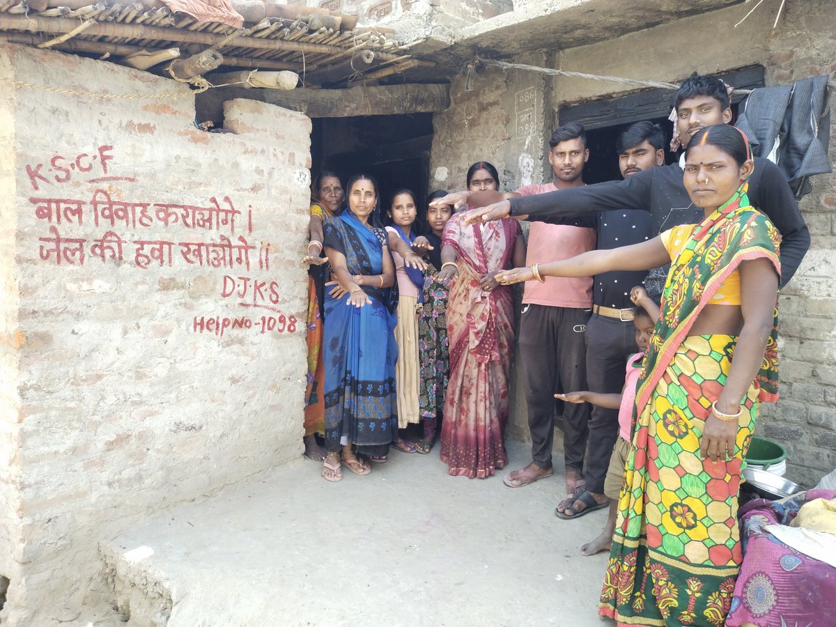 BinduKumar62249's tweet photo. @DJKS4society 
@KSCFIndia 
#बालविवाहसेआजादी
#बालविवाहमुक्तभारत
#बालविवाहमुक्तऔरंगाबाद
#अक्षयतृतीया को लेकर ग्रामीणों क्षेत्रों में बाल विवाह केखिलाफ किया गया जागरूकता कार्यक्रम। https://t.co/O47jgxZ2Zm