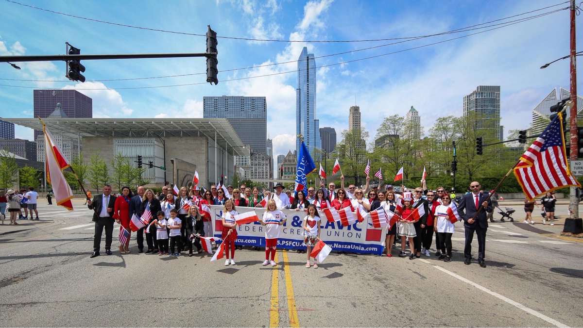 PolishSlavicFCU's tweet photo. On Saturday, May 4th, for the May 3rd Polish Constitution Day Parade in Chicago, Illinois our Credit Union proudly marched down Columbus Drive to celebrate our Polish culture, history, and heritage‼️🇵🇱🇵🇱 #3maja #poloniawchicago #PSFCU #naszaunia https://t.co/MLentHTcm2