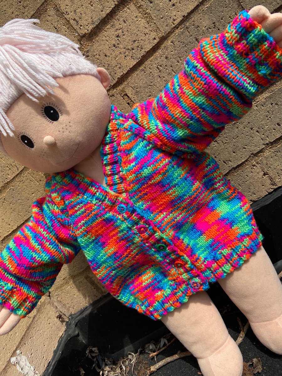 Ready made neon rainbow baby cardigan size 6-12 months now available 🌈🧶 bettysmumknits.etsy.com/listing/171316… #mhhsbd #etsyfinds #rainbow