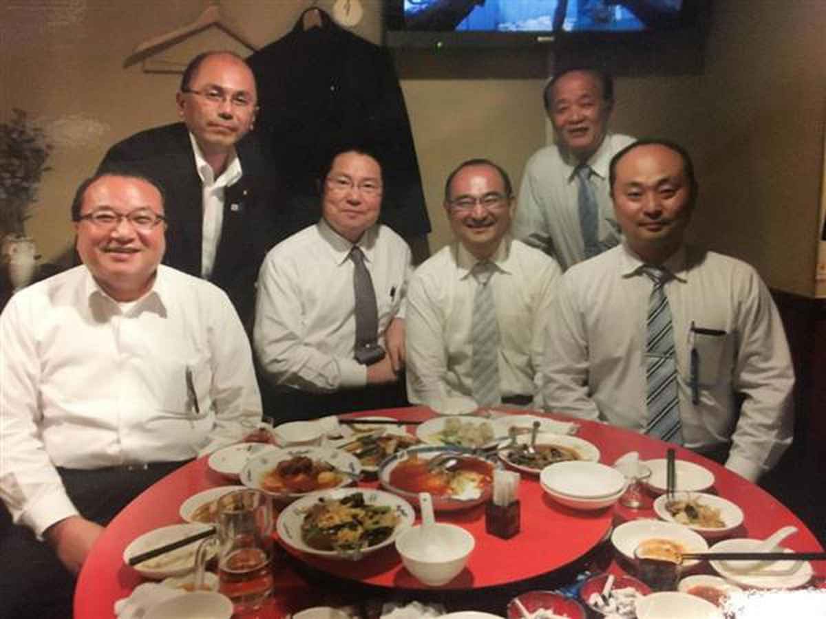 永田町には「日本を明るくする会」という、ハゲしか参加できない議員グループがあるようです。 #ポーランドボール