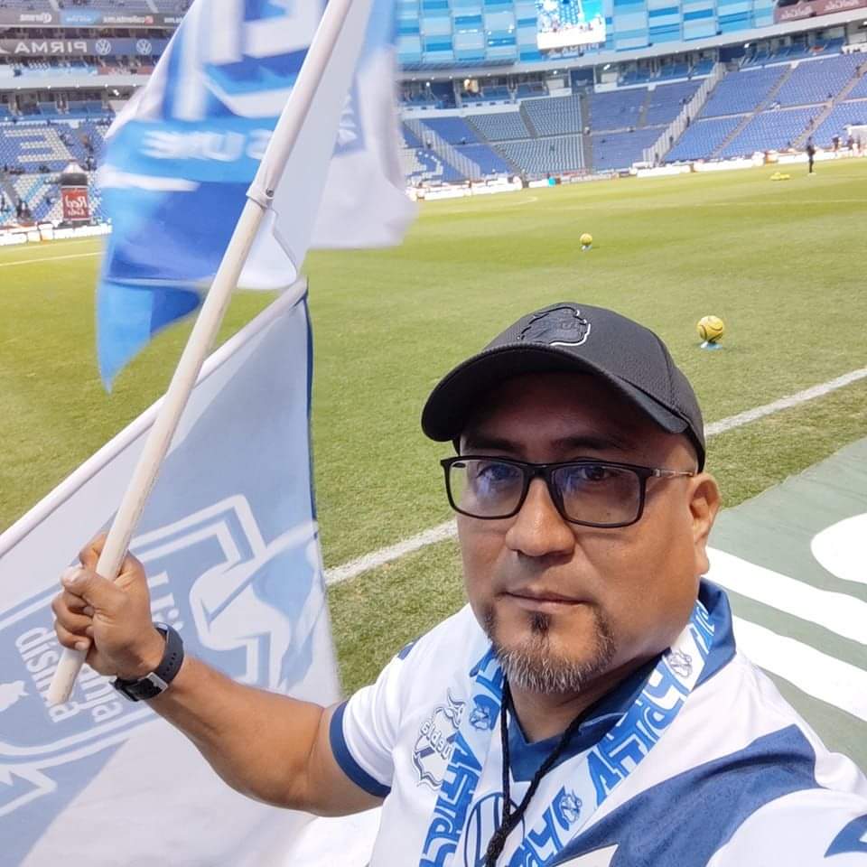 OrzunaRon's tweet photo. Aunque estoy enojado contigo no puedo pasar por alto tus 80 años de vida mi querido @ClubPueblaMX . Espero que pronto regresen las alegrías a nuestra casa. Siempre apoyando y amando a la franja 🩵🎽🤍 https://t.co/5sVTtb5ZAz