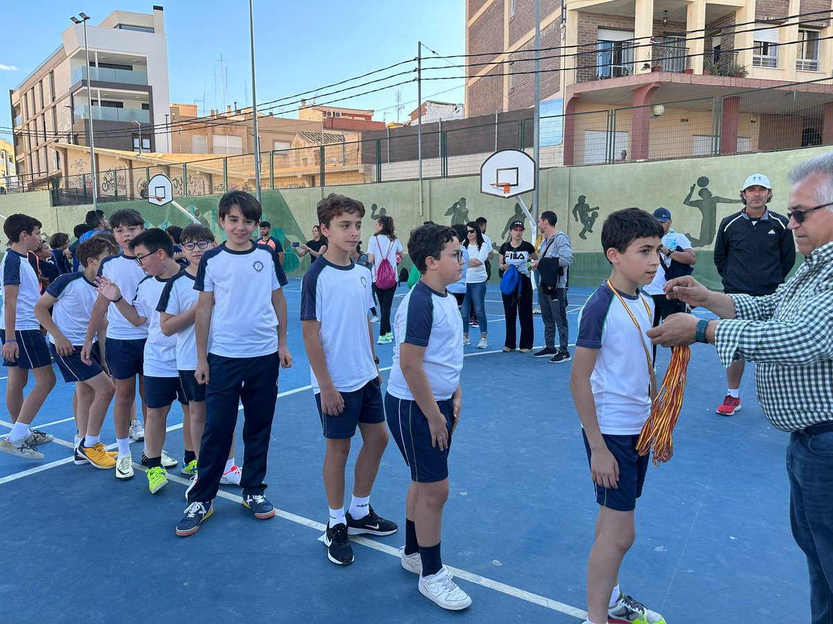 DeportesLorca's tweet photo. Está tarde se han disputado las finales locales de fútbol sala ⚽del programa de Deporte Escolar en categoría alevín masculina y femenina👧🏼👦🏽. ¡Enhorabuena a los equipos clasificados y suerte en la fase regional! https://t.co/kKibdXjIig