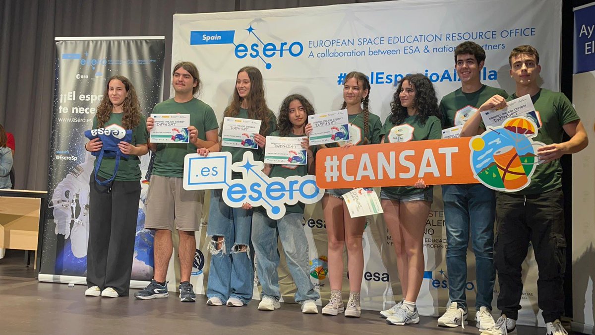 DG de Innovación y Formación del Profesorado (@dg_ifp) on Twitter photo ¡Ya tenemos a los premiados en el Desafío Regional #CanSat de <a href="/esa_es/">ESA España</a> <a href="/EseroSp/">ESERO Spain</a>!🏆
El jurado ha decidido que el equipo Daphsat del IES Santo Domingo (El Puerto de Santa María, Cádiz) represente a Andalucía en la final nacional🔝
¡Enhorabuena, campeones! 👏
#STEAM #ProgramaCIMA ¡Ya tenemos a los premiados en el Desafío Regional #CanSat de <a href="/esa_es/">ESA España</a> <a href="/EseroSp/">ESERO Spain</a>!🏆
El jurado ha decidido que el equipo Daphsat del IES Santo Domingo (El Puerto de Santa María, Cádiz) represente a Andalucía en la final nacional🔝
¡Enhorabuena, campeones! 👏
#STEAM #ProgramaCIMA