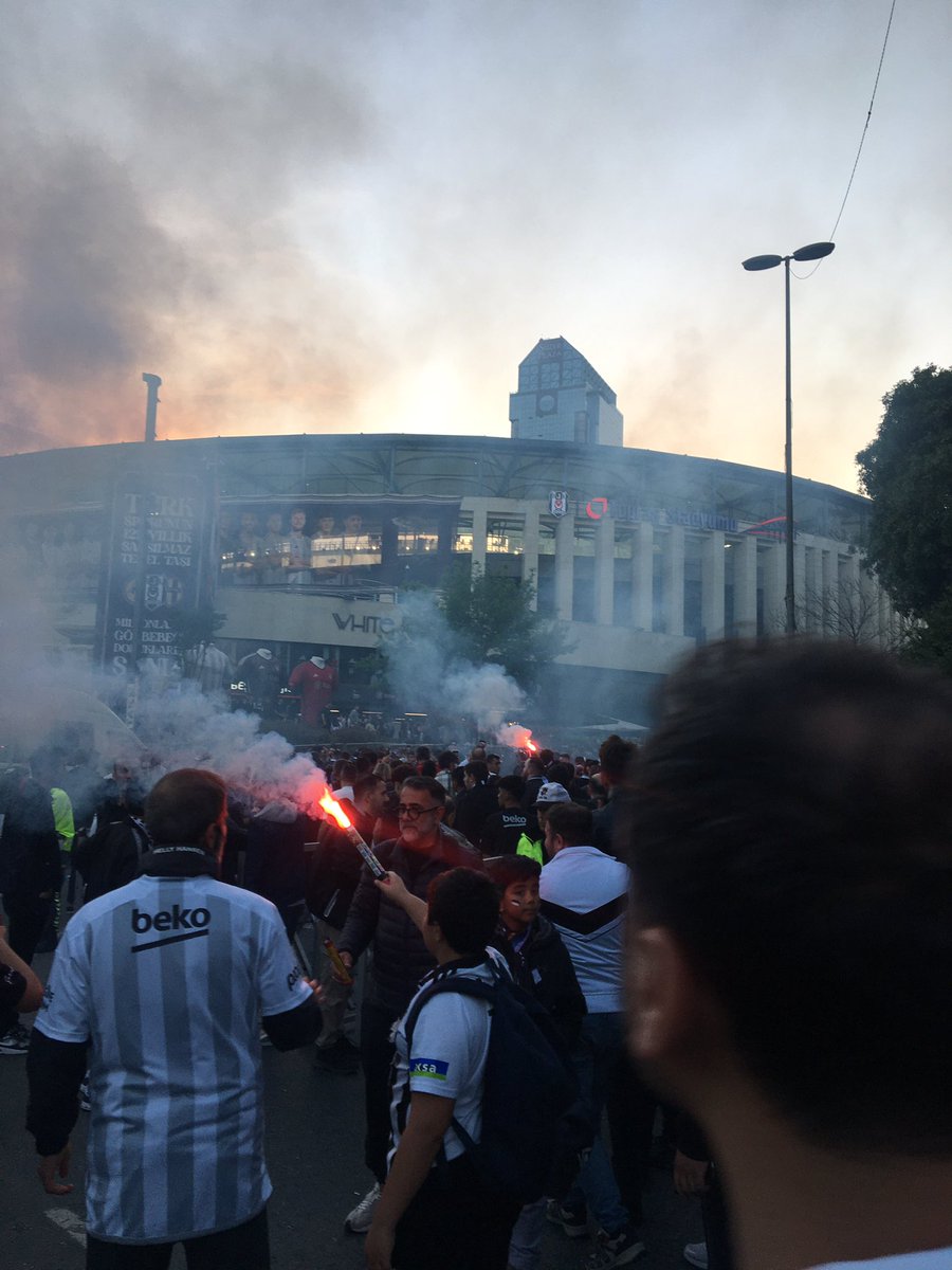 Mezuniyetine tek ders kalmış bir öğrencinin sınav heyecanı gibi bir heyecanla geliyoruz her maçına ömrümüz yettiğince peşindeyiz🦅