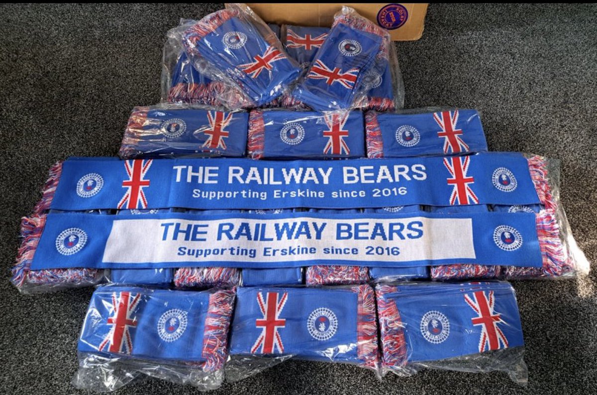 The latest custom made scarfs supplied to our good friends @TheRailwayBears 🤝

made with an embroidered logo for that extra touch 👌

Need something similar for your group or club? 

thebadgemanltd.co.uk/other-products…

#scarf #customscarf #jacquard #custommade #embroidered