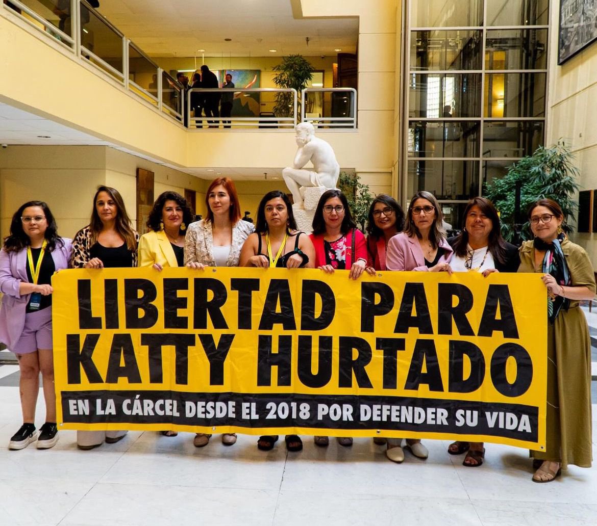 Desde nuestra labor parlamentaria, junto a varias diputadas hemos apoyado el #IndultoParaKattyHurtado presentando un proyecto de resolución que busca que la Cámara apoye la solicitud. Seguiremos impulsándolo en todos los espacios, porque ninguna mujer debería estar presa por…