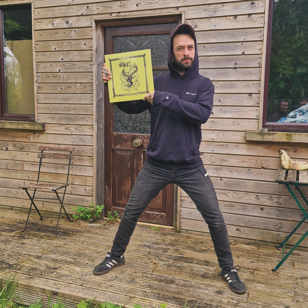 Ian Lynch dropped by the Nyahh Records office this week to pick up copies of the new pressing of his One Leg One Eye record!! Available now! Link in bio, or catch him out on tour!!!! @oneleg_oneeye #Drone