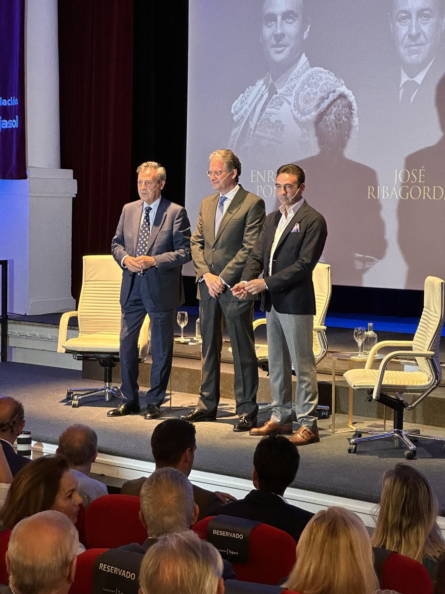 Toromedia (@toromedia12) on Twitter photo 📸 Comienza el #ManoaMano <a href="/Cajasol/">Fundación Cajasol</a> con Enrique Ponce y <a href="/joseribagorda/">Jose Ribagorda</a>
'Reflexiones sobre una reaparición'
#SevillaHoy #Toros #Cultura 📸 Comienza el #ManoaMano <a href="/Cajasol/">Fundación Cajasol</a> con Enrique Ponce y <a href="/joseribagorda/">Jose Ribagorda</a>
'Reflexiones sobre una reaparición'
#SevillaHoy #Toros #Cultura