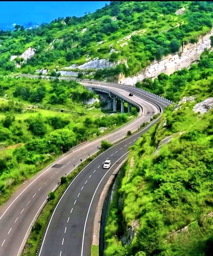ProfSRK's tweet photo. Jammu Kashmir Srinagar National Highway 🪷
Transforming Bharat 
Transforming Highways 
Dhanyavad PM Shri @narendramodi Ji &amp; Shri @nitin_gadkari Ji 🙏
#TransformingHighways #TransformingBharat #ModiHaiToMumkinHai #ModiAgainIn2024 #PragatiKaHighway #PMGatiShakti #Modi @OfficeOfNG https://t.co/nZg91jAThP