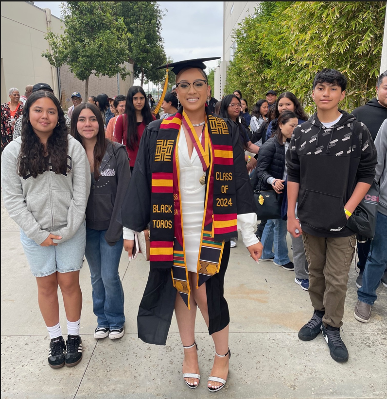 CSUDH Senior Joi Griffin shines as students from Stephen White and Carnegie Middle Schools surround her as future Toros! @DominguezHills