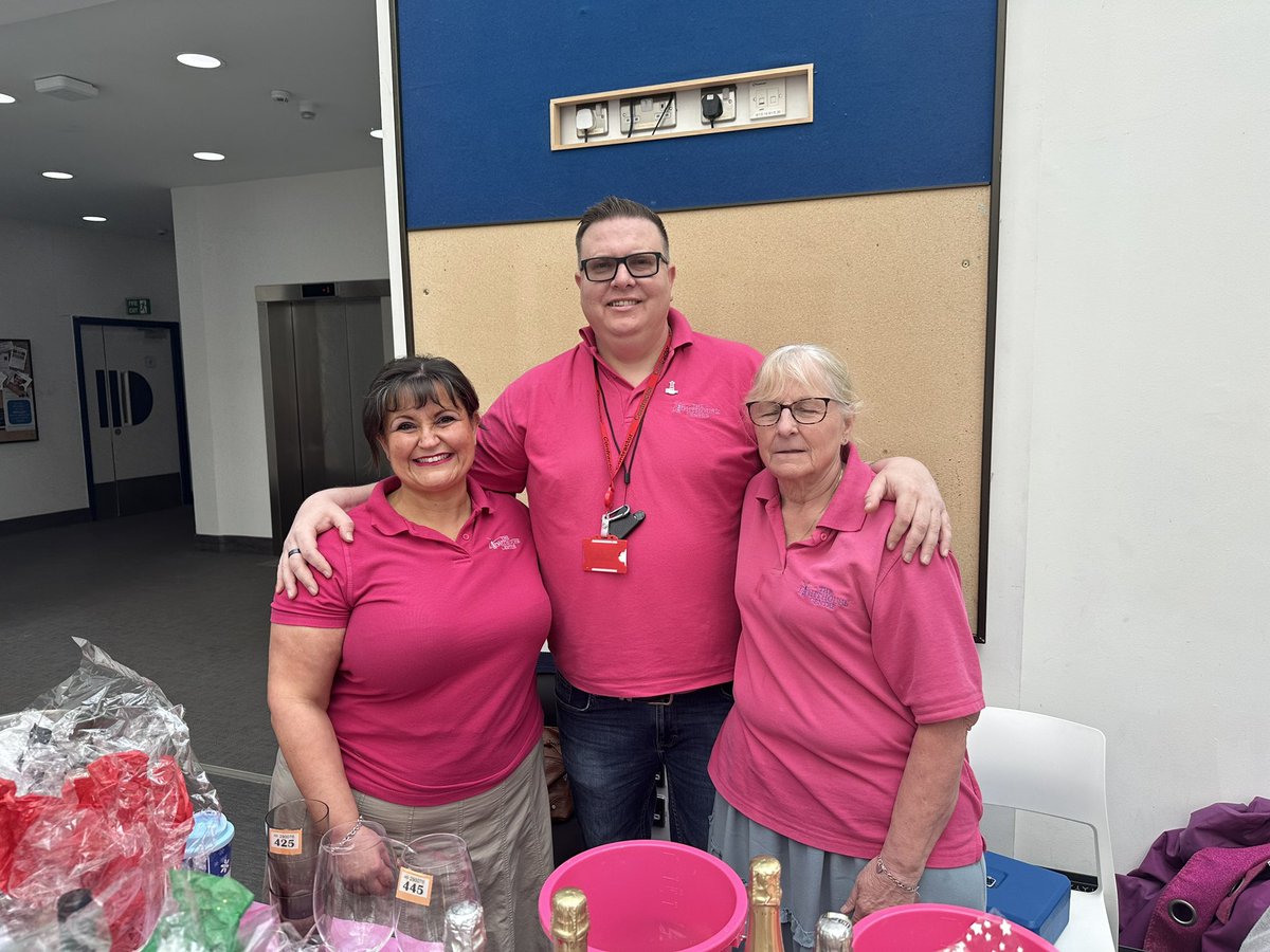 TheLighthouseCe's tweet photo. We had an amazing time today at Barclaycard doing a tombola. We raised a fantastic £153.12! Huge thankyou to Sara Pitcher for her help and Chris Potter for getting us in!! #DanceFamily #PinkSparkles #Tombola #FunTimes #LoveYourJob #TeamWarner #TeamPink xxx https://t.co/r6ci0kezrq