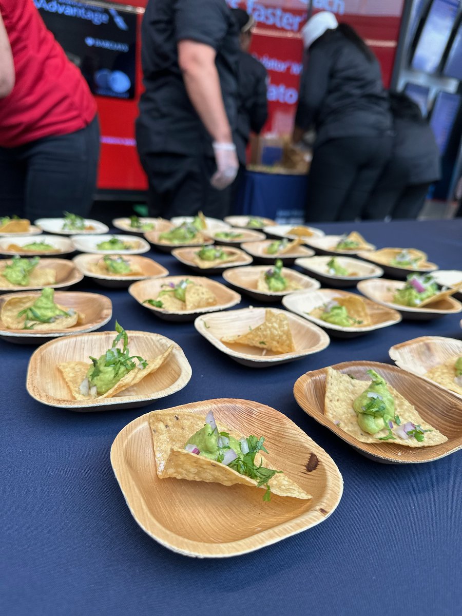 Michelin Chef Rick Bayless is live in T3 with his latest cookbook and samples of tasty guacamole. He's here until 1, but you can still find his recipes at Torta Frontera in T3! 🥑 Join @HMSHost for more events ahead of the @BeardFoundation awards next month.