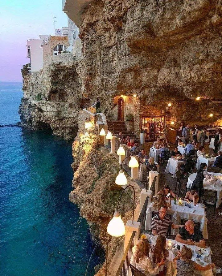 @tv3_ghana Cave restaurant in Polignano A Mare, Italy🇮🇹
