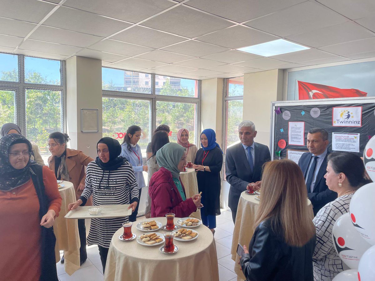Pursaklar Mesleki ve Teknik Anadolu Lisesi (@pursaklarmtal) on Twitter photo İl MEM Yardımcımız Turgut ÜNAL tarafından Tübitak 4006 Bilim fuarı sergimizin açılışı yapılmıştır. Projelerimiz öğrencilerimizin sunumuyla tanıtılmıştır.Teşekkürler 👏🙋🏻♀️<a href="/Yusuf__Tekin/">Yusuf Tekin</a> <a href="/Ertugrulcetin06/">Ertuğrul ÇETİN🇹🇷</a> <a href="/kocakysr/">Yaşar Koçak</a> <a href="/BedriEksi/">Bedri EKŞİ</a> <a href="/AnkaraMTE/">Ankara Mesleki ve Teknik Eğitim</a> <a href="/PursaklarMem/">Pursaklar İlçe Mem</a> <a href="/mustafakilicgil/">Mustafa Kılıçgil</a> <a href="/muhsingul/">Muhsin GÜLER</a> İl MEM Yardımcımız Turgut ÜNAL tarafından Tübitak 4006 Bilim fuarı sergimizin açılışı yapılmıştır. Projelerimiz öğrencilerimizin sunumuyla tanıtılmıştır.Teşekkürler 👏🙋🏻♀️<a href="/Yusuf__Tekin/">Yusuf Tekin</a> <a href="/Ertugrulcetin06/">Ertuğrul ÇETİN🇹🇷</a> <a href="/kocakysr/">Yaşar Koçak</a> <a href="/BedriEksi/">Bedri EKŞİ</a> <a href="/AnkaraMTE/">Ankara Mesleki ve Teknik Eğitim</a> <a href="/PursaklarMem/">Pursaklar İlçe Mem</a> <a href="/mustafakilicgil/">Mustafa Kılıçgil</a> <a href="/muhsingul/">Muhsin GÜLER</a>