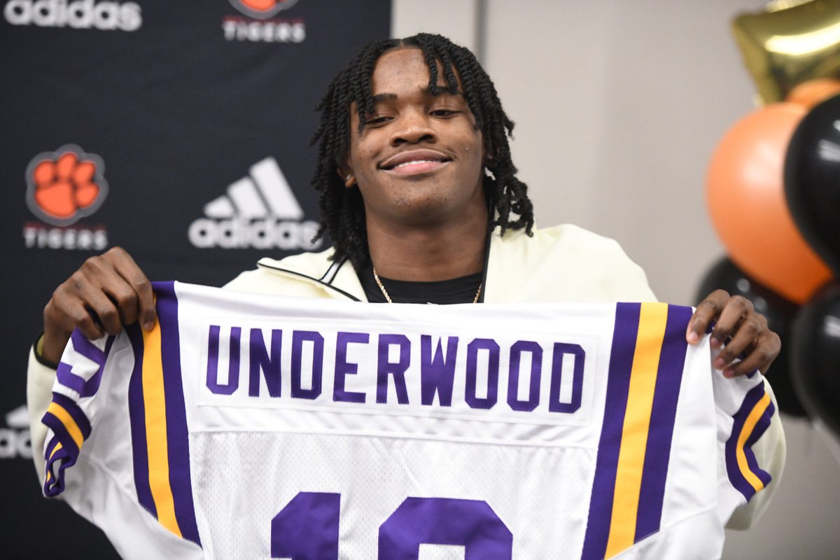 New: Today, #LSU sent multiple coaches from Baton Rouge to Belleville, Michigan. Joe Sloan and the Tigers are visiting with 5-star+ QB commit Bryce Underwood. More on LSU's trip to see the No. 1 overall prospect in America. (+) on3.com/teams/lsu-tige…