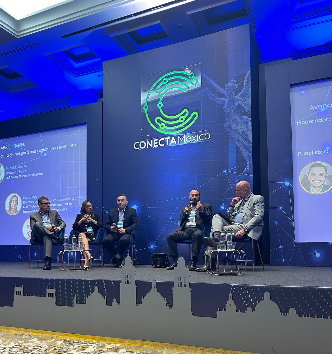 Les compartimos lo que se vivió en el #ConectaMéxico 2024, donde nuestro CTO Noé Garza estuvo participando como panelista en "Avances e Inversiones en Infraestructura de red para una región en crecimiento".

#SomosNeutrales #Tecnología #Telecomunicaciones #Networking
