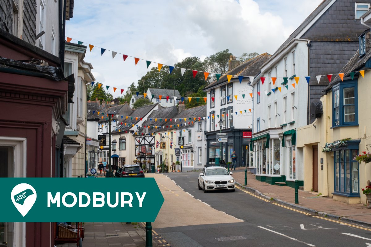 The next & final town in the #SouthHams we’re highlighting for our #FridayFeature is… Modbury! 📍 🌸 With its lush landscapes & independent businesses, #Modbury is certainly a town worth visiting! Find out more ⬇️ visitsouthdevon.co.uk/places/modbury… #SouthDevonTowns #VisitSouthDevon