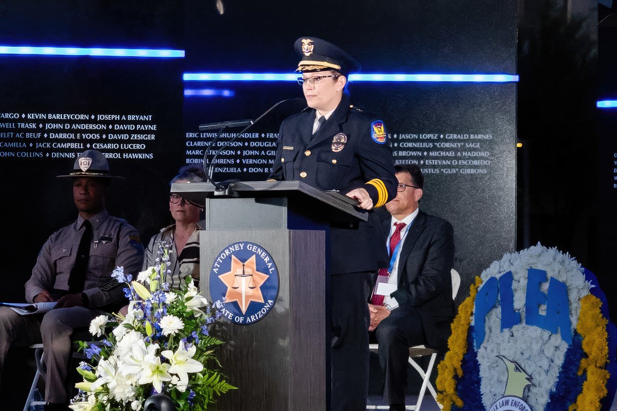 We are so proud of Asst. Chief Charmane Osborn who was the keynote speaker at last night's 50th Annual AZ Peace Officers Memorial Service. Chief Osborn is a legacy member of @phoenixpolice and a survivor. Her dad was a #PHXPD motor officer killed in the line of duty 40 years ago.