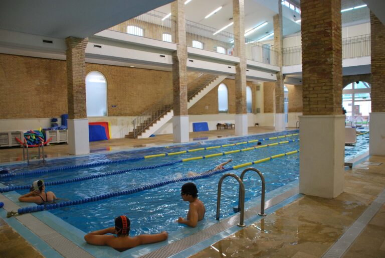 🏊 @FDMValencia oferix un programa d'assessorament personalitzat de natació per als usuaris i usuàries 📍de les piscines de la #Fonteta, #Natzaret i #ElCarme. 📅 Fins a juny de 2024 Informa't 👉 bitly.ws/Zk7t