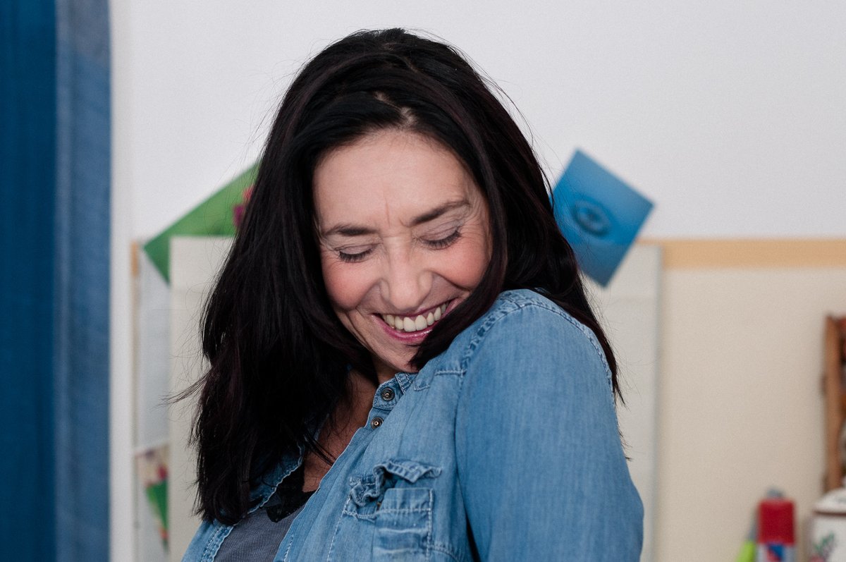 Anne wearing a denim shirt || Anne mit Jeanshemd #actress #actrice #schauspielerin #portrait #photography